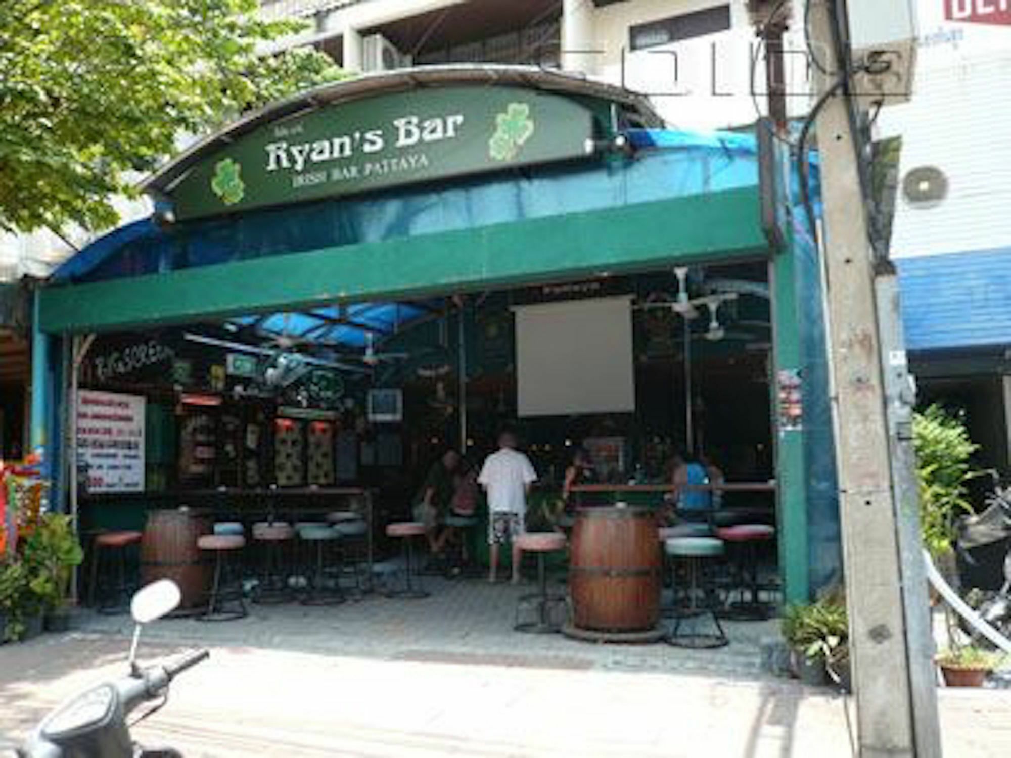 ホテル Ryan'S Bar パッタヤー エクステリア 写真